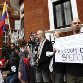 Protestas en Inglaterra y Ecuador a favor de Wikileaks