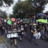 Protestan por falta de medicamentos contra el cáncer en Guadalajara.