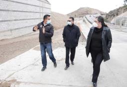 Directora de DIF Baja California y alcaldesa recorren albergue temporal de Mexicali