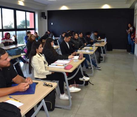 Comparte procesos históricos del país con estudiantes de la Universidad Xochicalco: Jesús Alejandro Ruiz Uribe